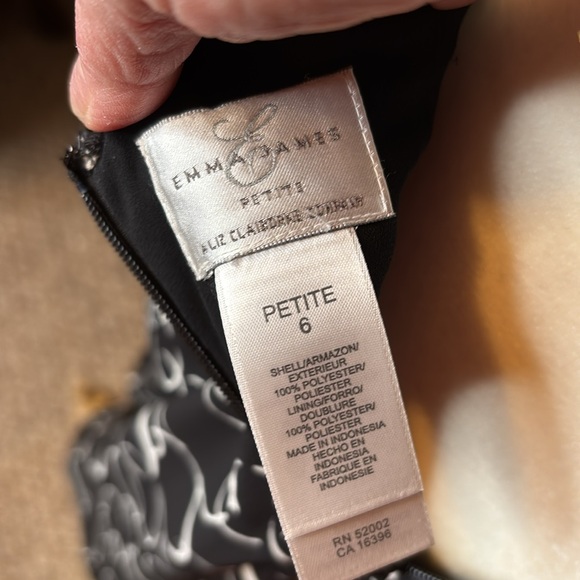 Petite 6 lined skirt like new! - Picture 5 of 5